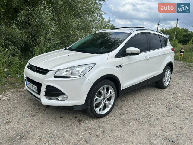Белый Форд Эскейп, объемом двигателя 2 л и пробегом 230 тыс. км за 12500 $, фото 5 на Automoto.ua