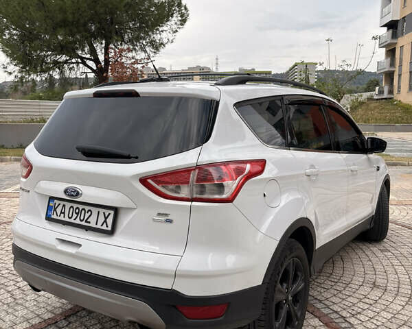 Білий Форд Ескейп, об'ємом двигуна 2 л та пробігом 293 тис. км за 8400 $, фото 5 на Automoto.ua