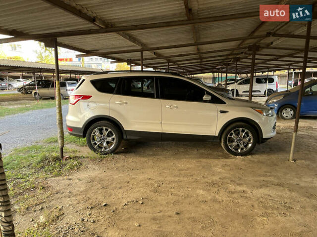 Білий Форд Ескейп, об'ємом двигуна 2 л та пробігом 215 тис. км за 11750 $, фото 1 на Automoto.ua