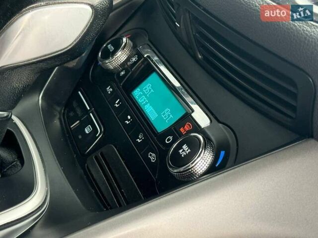 Белый Форд Эскейп, объемом двигателя 2 л и пробегом 145 тыс. км за 11650 $, фото 55 на Automoto.ua