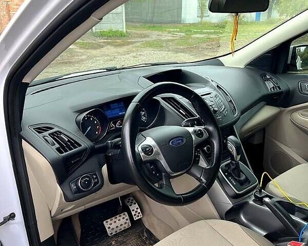 Білий Форд Ескейп, об'ємом двигуна 1.6 л та пробігом 170 тис. км за 11000 $, фото 6 на Automoto.ua