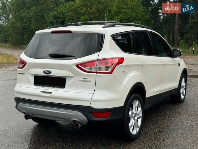 Белый Форд Эскейп, объемом двигателя 2 л и пробегом 145 тыс. км за 11650 $, фото 12 на Automoto.ua