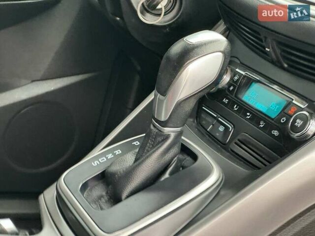 Белый Форд Эскейп, объемом двигателя 2 л и пробегом 145 тыс. км за 11650 $, фото 56 на Automoto.ua