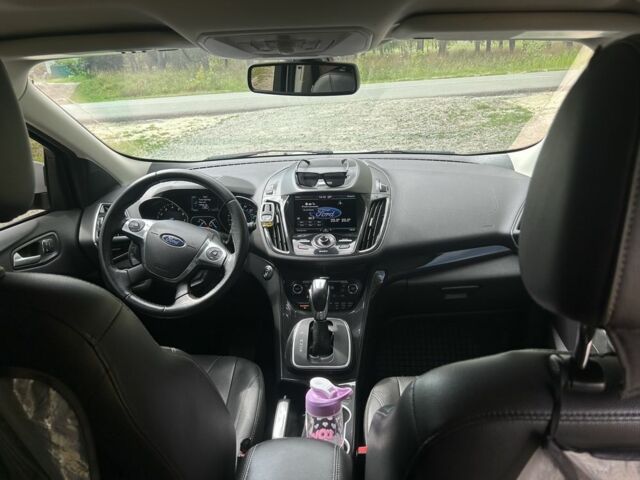 Білий Форд Ескейп, об'ємом двигуна 2 л та пробігом 230 тис. км за 11500 $, фото 4 на Automoto.ua