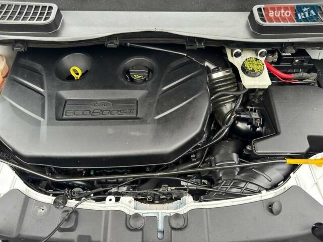 Белый Форд Эскейп, объемом двигателя 2 л и пробегом 145 тыс. км за 11650 $, фото 57 на Automoto.ua