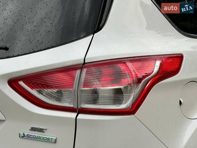 Белый Форд Эскейп, объемом двигателя 2 л и пробегом 145 тыс. км за 11650 $, фото 16 на Automoto.ua