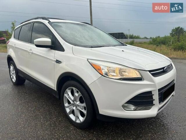 Белый Форд Эскейп, объемом двигателя 2 л и пробегом 145 тыс. км за 11650 $, фото 2 на Automoto.ua