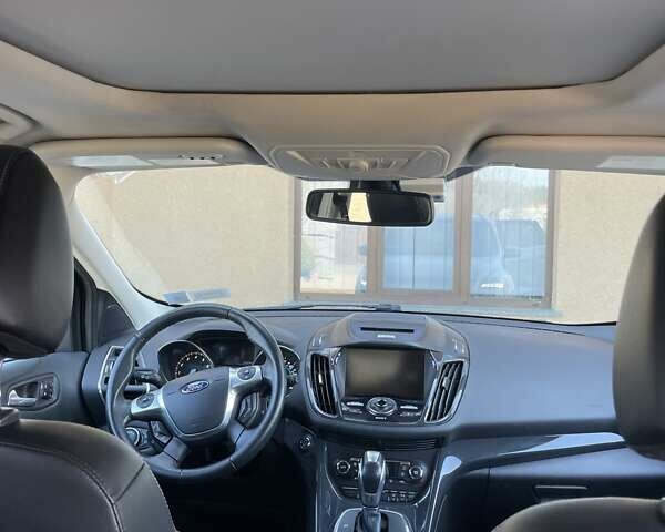 Білий Форд Ескейп, об'ємом двигуна 2 л та пробігом 200 тис. км за 10300 $, фото 1 на Automoto.ua