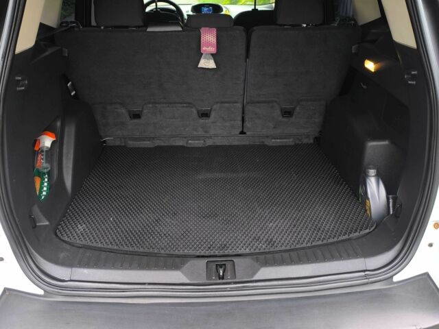 Білий Форд Ескейп, об'ємом двигуна 2.5 л та пробігом 200 тис. км за 10500 $, фото 20 на Automoto.ua