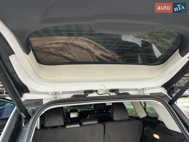 Білий Форд Ескейп, об'ємом двигуна 2 л та пробігом 215 тис. км за 11750 $, фото 10 на Automoto.ua