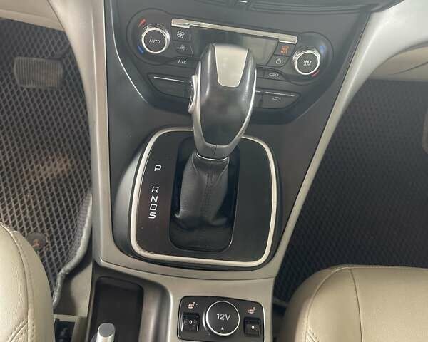 Белый Форд Эскейп, объемом двигателя 1.6 л и пробегом 264 тыс. км за 9800 $, фото 16 на Automoto.ua