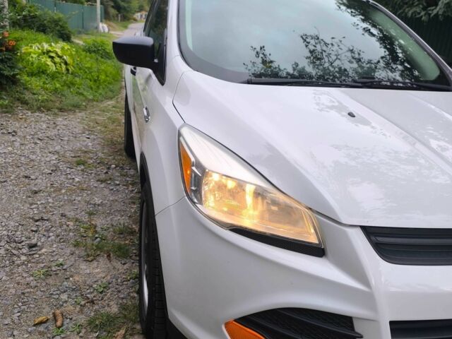 Білий Форд Ескейп, об'ємом двигуна 2.5 л та пробігом 200 тис. км за 10500 $, фото 12 на Automoto.ua