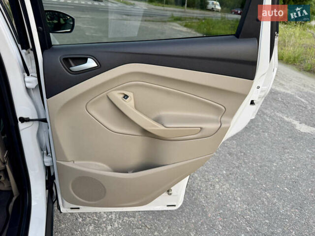 Белый Форд Эскейп, объемом двигателя 1.6 л и пробегом 212 тыс. км за 10700 $, фото 30 на Automoto.ua