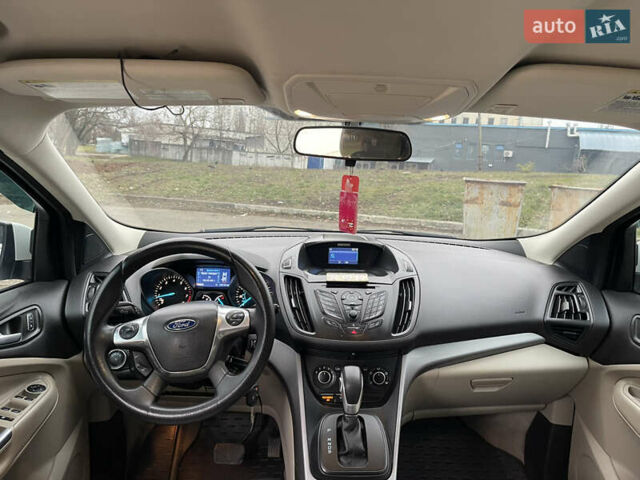 Белый Форд Эскейп, объемом двигателя 1.6 л и пробегом 236 тыс. км за 8200 $, фото 13 на Automoto.ua