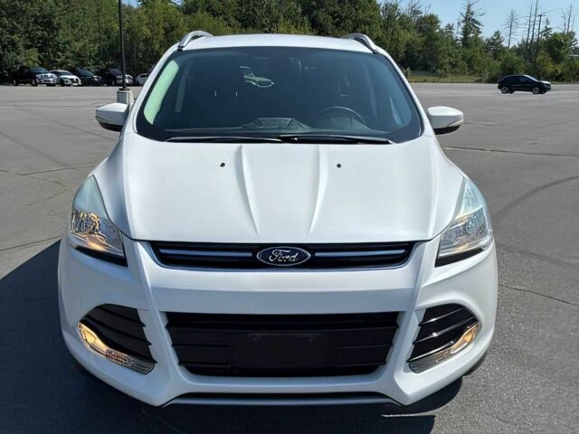 Белый Форд Эскейп, объемом двигателя 2 л и пробегом 87 тыс. км за 5400 $, фото 1 на Automoto.ua