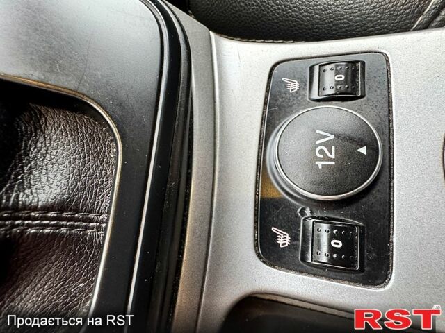 Белый Форд Эскейп, объемом двигателя 2.5 л и пробегом 141 тыс. км за 10200 $, фото 5 на Automoto.ua