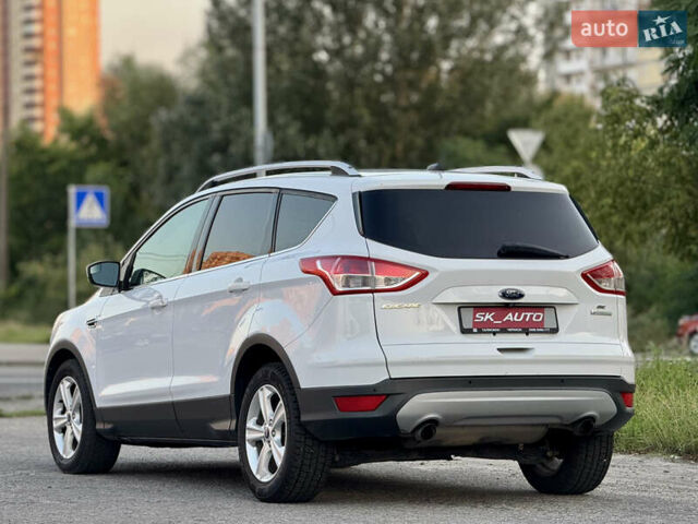 Белый Форд Эскейп, объемом двигателя 1.6 л и пробегом 212 тыс. км за 10700 $, фото 8 на Automoto.ua