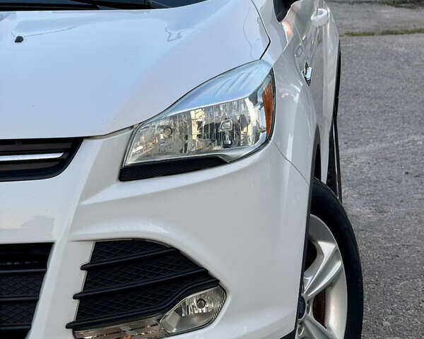 Белый Форд Эскейп, объемом двигателя 1.6 л и пробегом 212 тыс. км за 10700 $, фото 52 на Automoto.ua