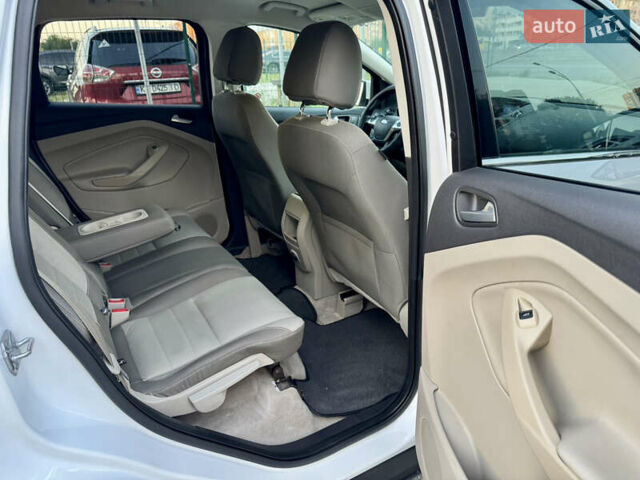 Белый Форд Эскейп, объемом двигателя 1.6 л и пробегом 212 тыс. км за 10700 $, фото 33 на Automoto.ua