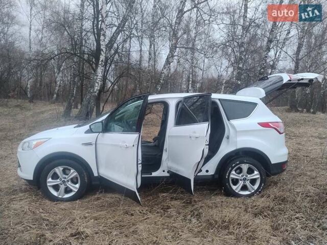 Белый Форд Эскейп, объемом двигателя 2 л и пробегом 173 тыс. км за 12500 $, фото 1 на Automoto.ua