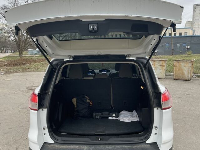 Белый Форд Эскейп, объемом двигателя 1.6 л и пробегом 236 тыс. км за 8200 $, фото 14 на Automoto.ua