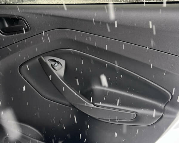 Білий Форд Ескейп, об'ємом двигуна 2.49 л та пробігом 176 тис. км за 10800 $, фото 10 на Automoto.ua