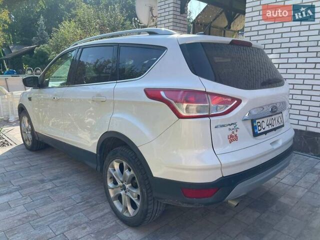 Белый Форд Эскейп, объемом двигателя 1.6 л и пробегом 100 тыс. км за 12200 $, фото 3 на Automoto.ua