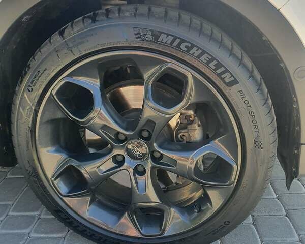 Белый Форд Эскейп, объемом двигателя 2 л и пробегом 113 тыс. км за 14000 $, фото 8 на Automoto.ua