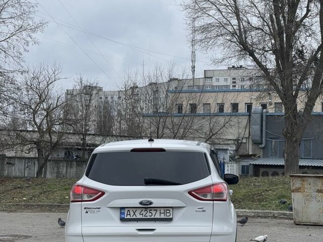 Белый Форд Эскейп, объемом двигателя 1.6 л и пробегом 236 тыс. км за 8200 $, фото 4 на Automoto.ua