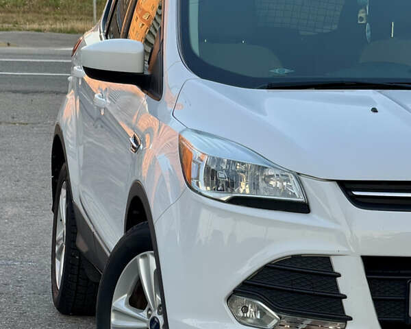 Белый Форд Эскейп, объемом двигателя 1.6 л и пробегом 212 тыс. км за 10700 $, фото 58 на Automoto.ua