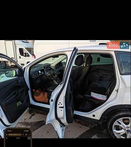 Белый Форд Эскейп, объемом двигателя 2.5 л и пробегом 206 тыс. км за 10800 $, фото 2 на Automoto.ua