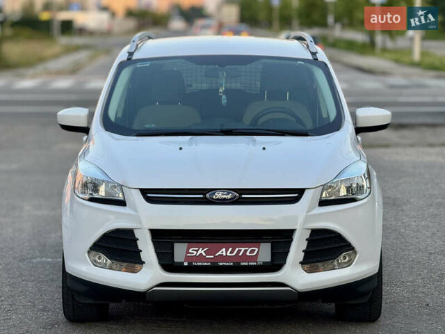 Белый Форд Эскейп, объемом двигателя 1.6 л и пробегом 212 тыс. км за 10700 $, фото 2 на Automoto.ua