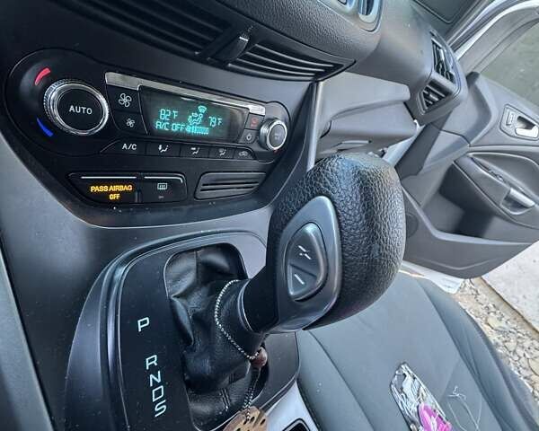 Білий Форд Ескейп, об'ємом двигуна 2 л та пробігом 270 тис. км за 10200 $, фото 6 на Automoto.ua