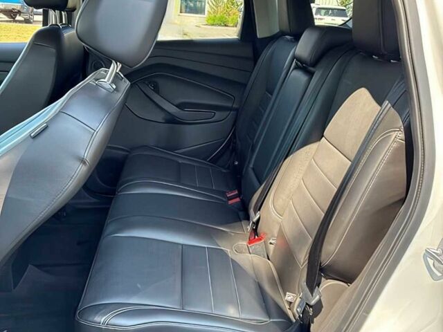 Белый Форд Эскейп, объемом двигателя 2 л и пробегом 87 тыс. км за 5400 $, фото 12 на Automoto.ua