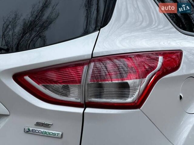 Белый Форд Эскейп, объемом двигателя 1.6 л и пробегом 138 тыс. км за 11450 $, фото 17 на Automoto.ua