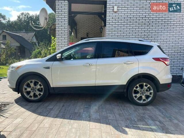 Белый Форд Эскейп, объемом двигателя 1.6 л и пробегом 100 тыс. км за 12200 $, фото 1 на Automoto.ua