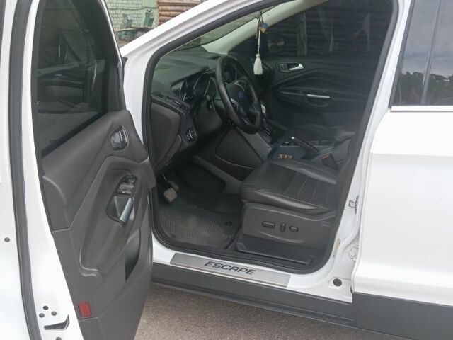 Білий Форд Ескейп, об'ємом двигуна 2.5 л та пробігом 160 тис. км за 13000 $, фото 7 на Automoto.ua