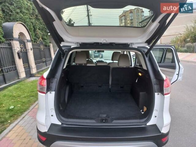 Білий Форд Ескейп, об'ємом двигуна 2 л та пробігом 194 тис. км за 13300 $, фото 8 на Automoto.ua