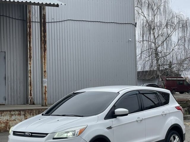 Белый Форд Эскейп, объемом двигателя 1.6 л и пробегом 236 тыс. км за 8200 $, фото 6 на Automoto.ua