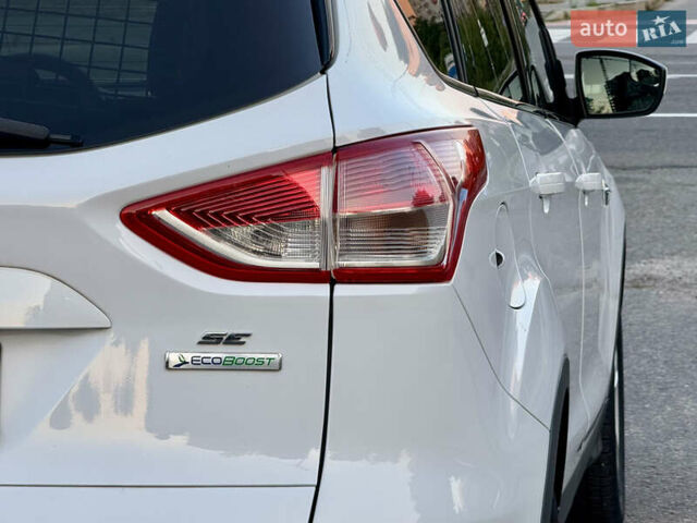 Белый Форд Эскейп, объемом двигателя 1.6 л и пробегом 212 тыс. км за 10700 $, фото 76 на Automoto.ua