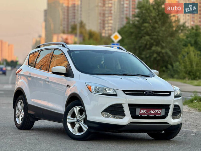 Белый Форд Эскейп, объемом двигателя 1.6 л и пробегом 212 тыс. км за 10700 $, фото 5 на Automoto.ua