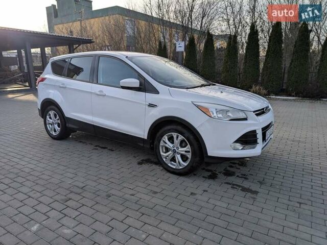 Белый Форд Эскейп, объемом двигателя 2.49 л и пробегом 208 тыс. км за 10800 $, фото 1 на Automoto.ua