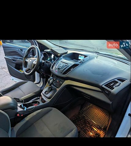 Белый Форд Эскейп, объемом двигателя 2.5 л и пробегом 206 тыс. км за 10800 $, фото 5 на Automoto.ua