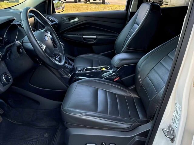 Белый Форд Эскейп, объемом двигателя 2 л и пробегом 87 тыс. км за 5400 $, фото 8 на Automoto.ua