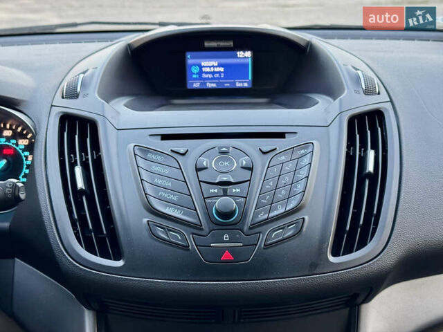 Белый Форд Эскейп, объемом двигателя 1.6 л и пробегом 212 тыс. км за 10700 $, фото 44 на Automoto.ua