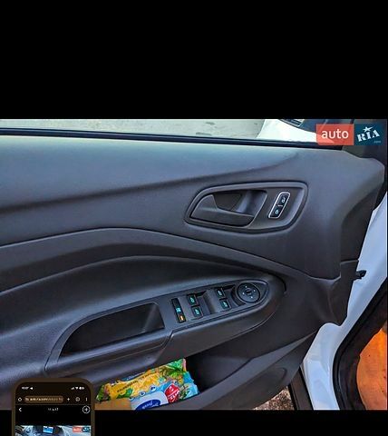 Белый Форд Эскейп, объемом двигателя 2.5 л и пробегом 206 тыс. км за 10800 $, фото 4 на Automoto.ua