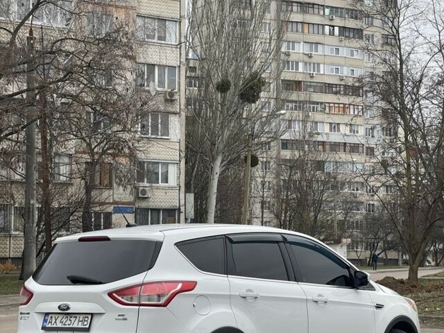 Белый Форд Эскейп, объемом двигателя 1.6 л и пробегом 236 тыс. км за 8200 $, фото 3 на Automoto.ua