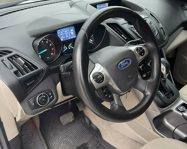 Белый Форд Эскейп, объемом двигателя 1.6 л и пробегом 236 тыс. км за 8200 $, фото 14 на Automoto.ua