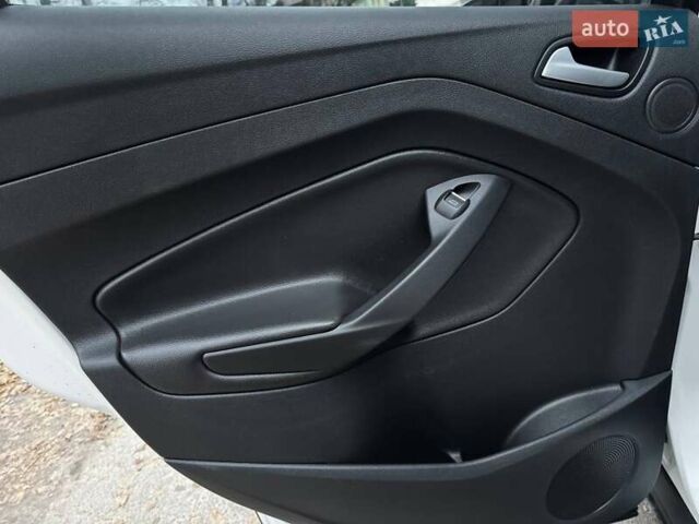 Белый Форд Эскейп, объемом двигателя 1.6 л и пробегом 138 тыс. км за 11450 $, фото 29 на Automoto.ua