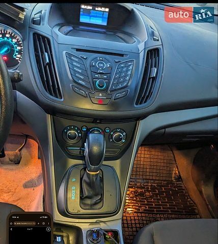 Белый Форд Эскейп, объемом двигателя 2.5 л и пробегом 206 тыс. км за 10800 $, фото 3 на Automoto.ua